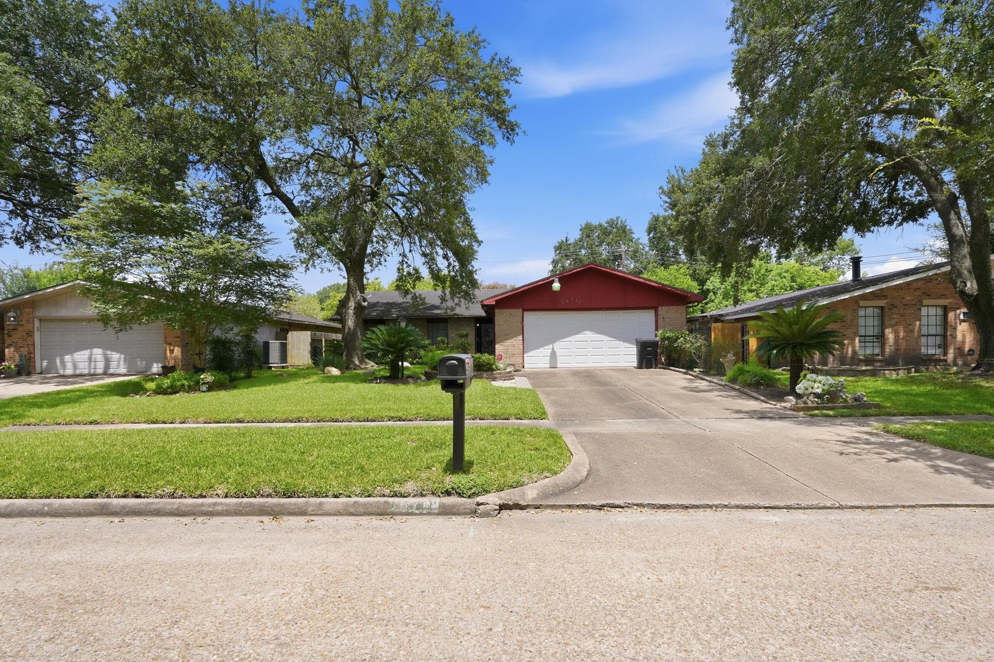 15718 Munson Ln