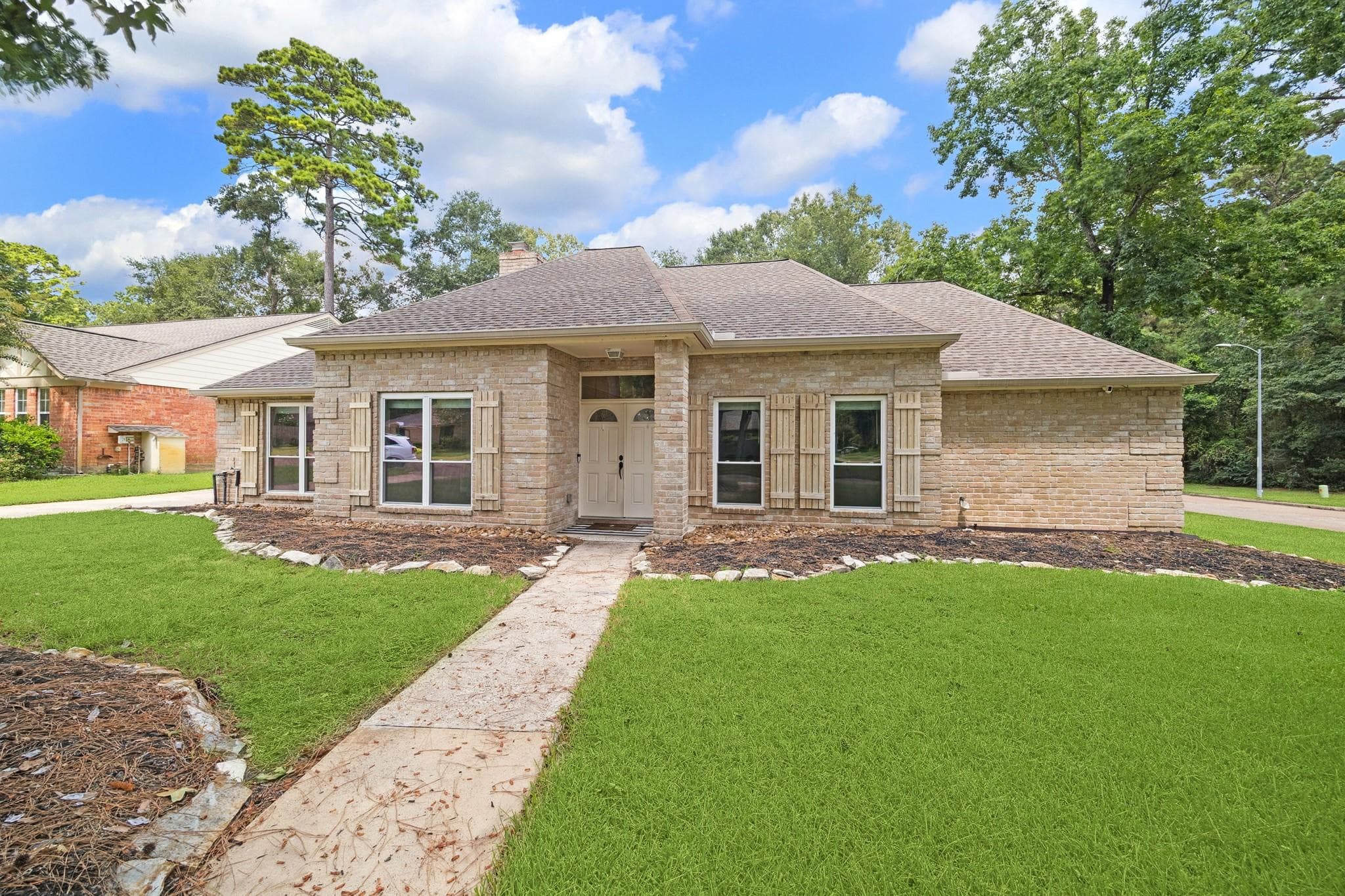 3211 Villa Park Dr