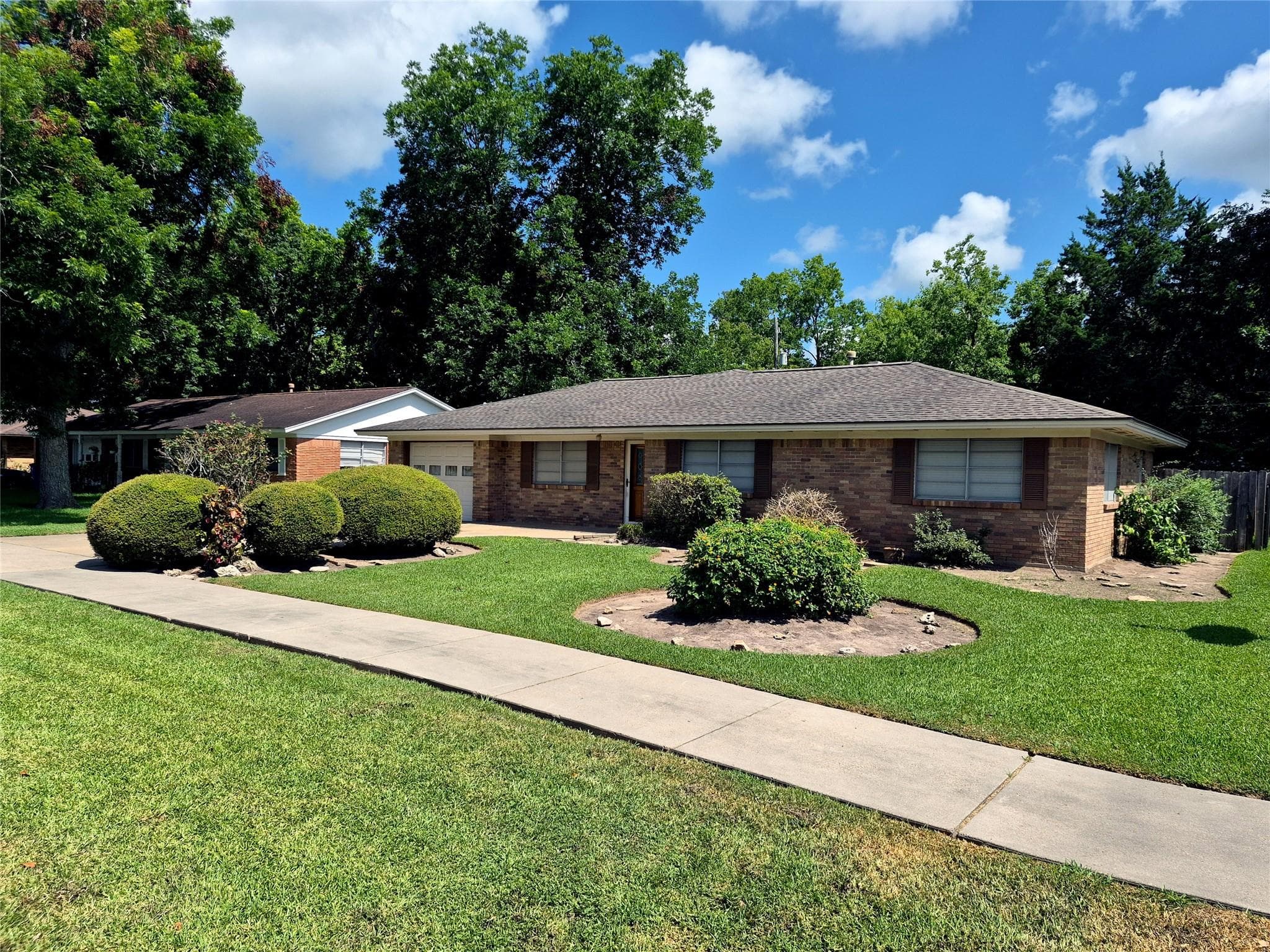 613 Southside Dr