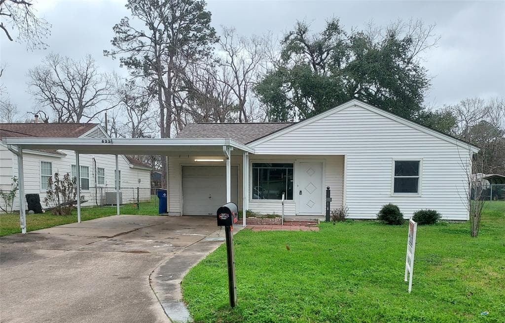 633 Kyle St