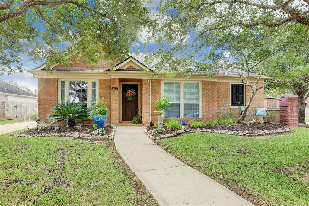 3823 Lake Edinburg Ln