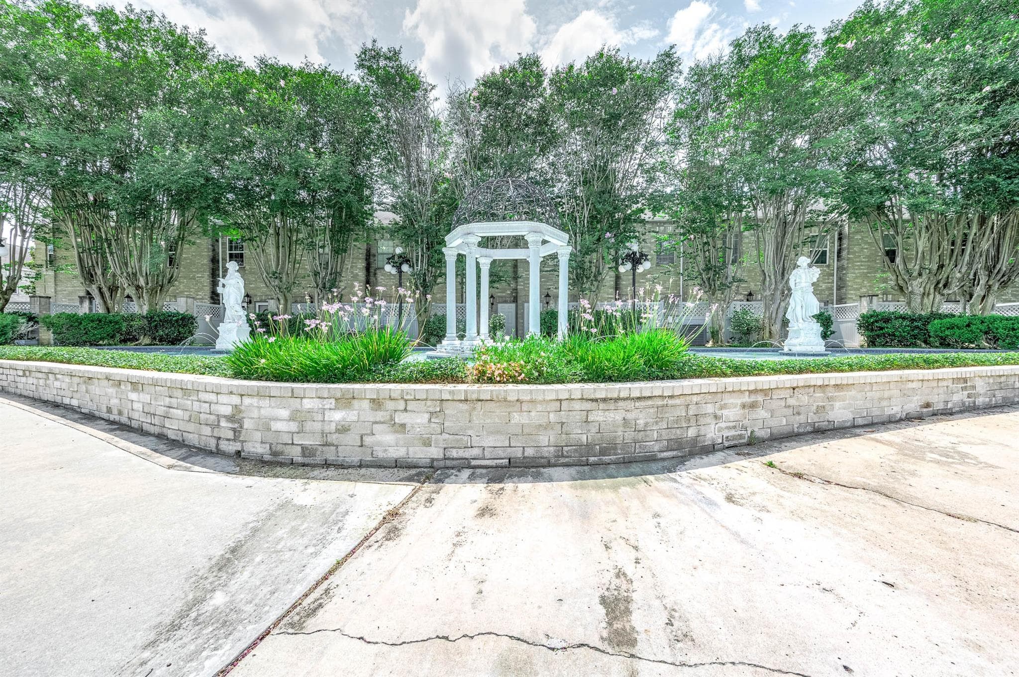 Main property image