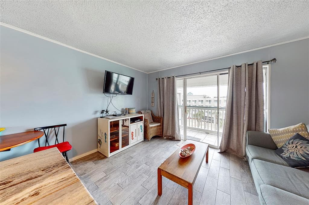 6102 Seawall Blvd # 326