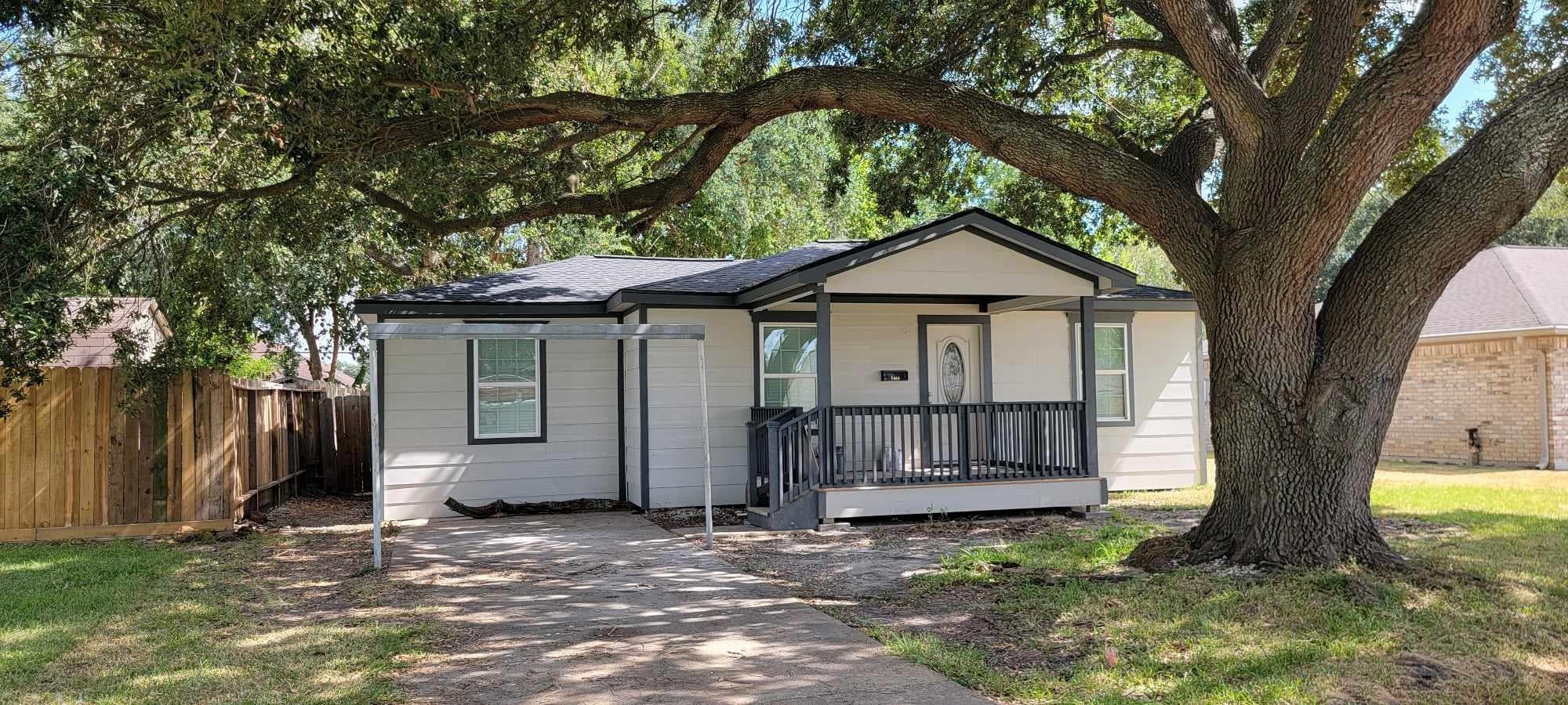 7409 Valeda Dr