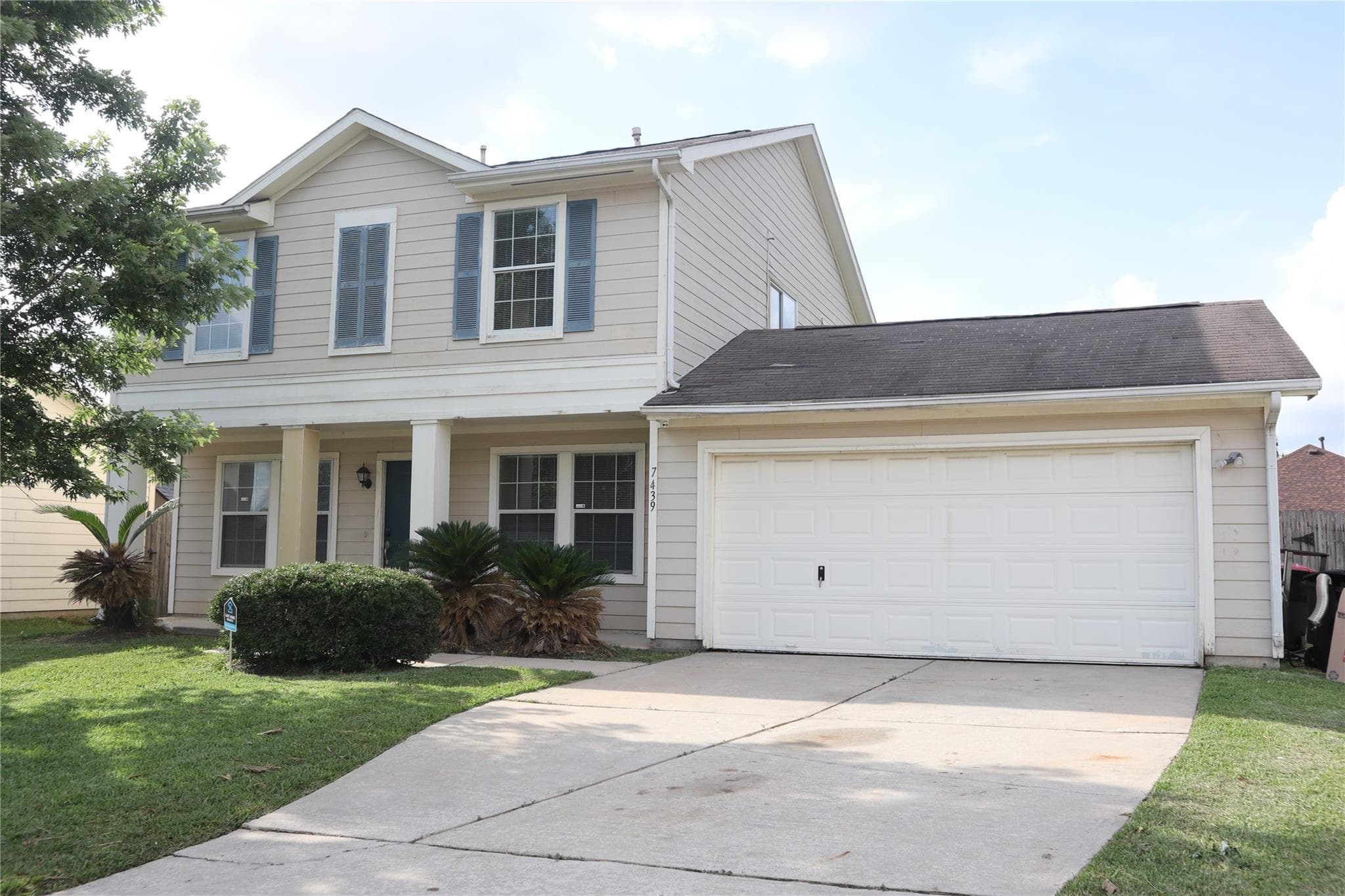 7439 Leightonfield Ct