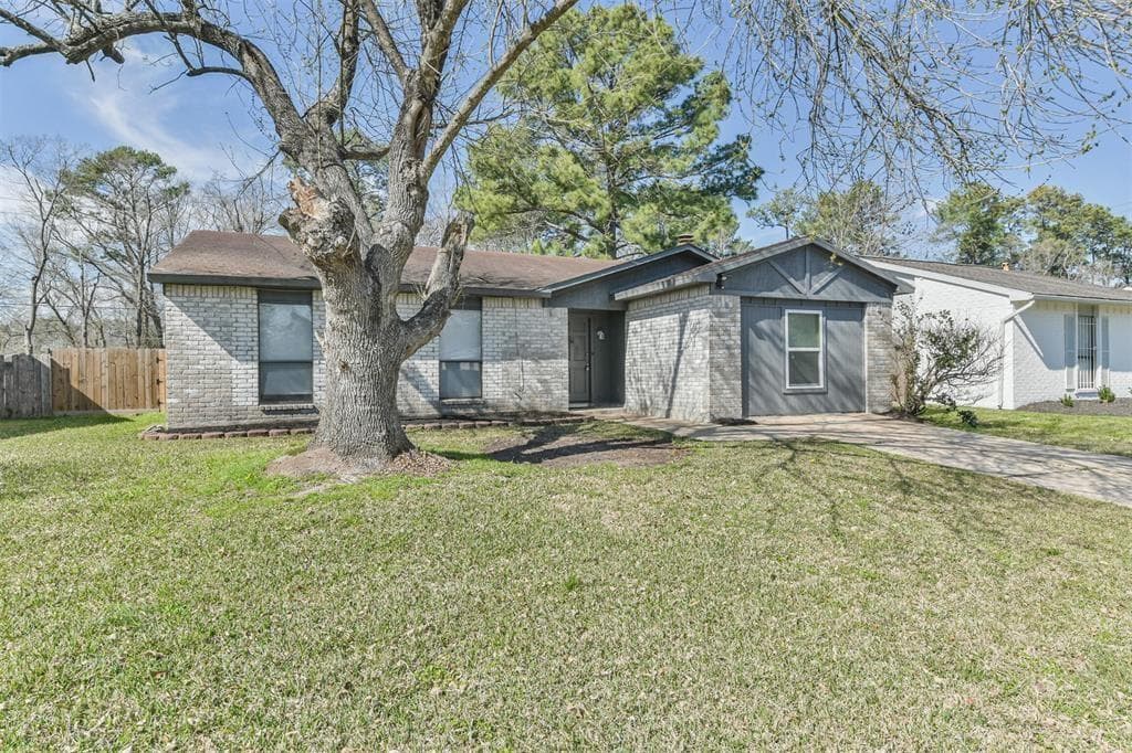 6311 Hollow Pines Dr