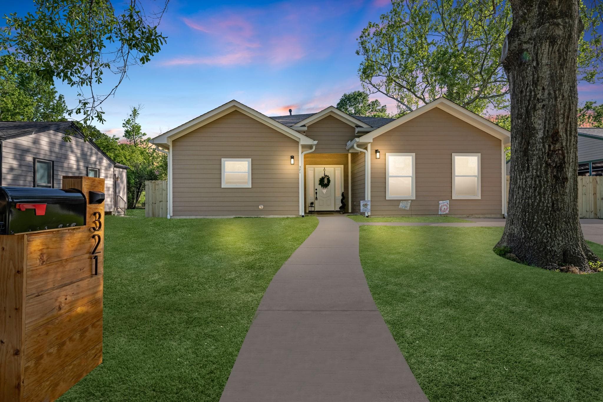 321 Briarwood Dr