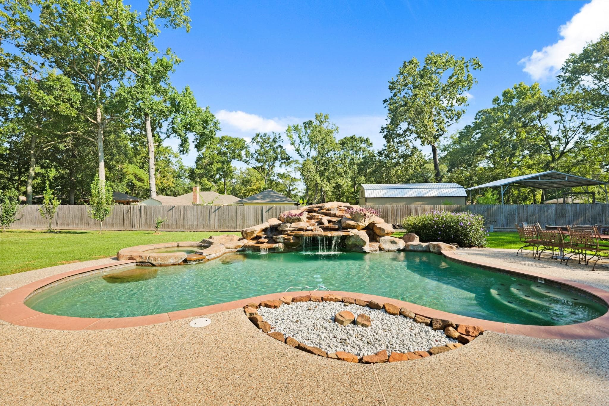 199 Holly Ln