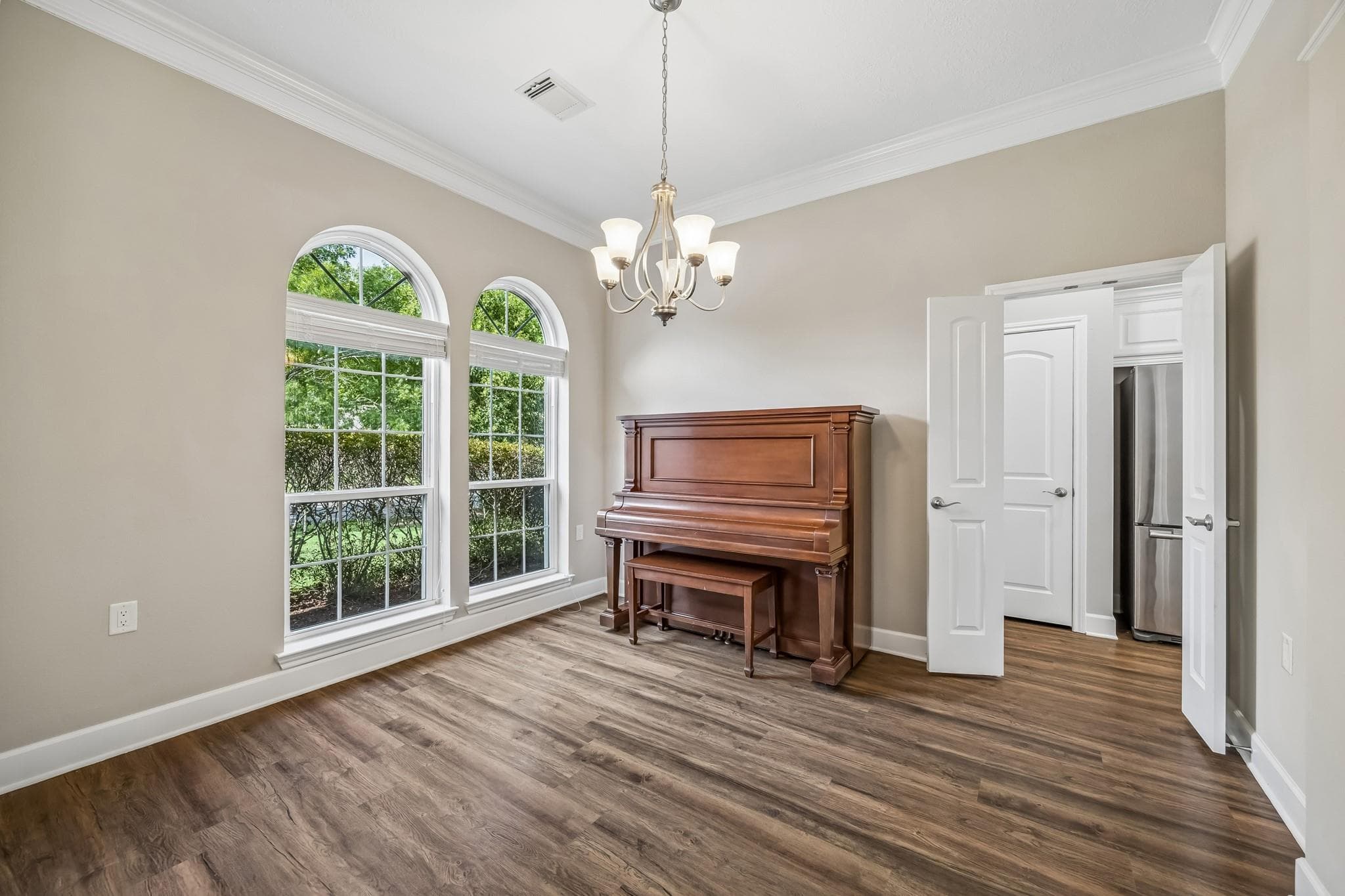 Gallery image 4