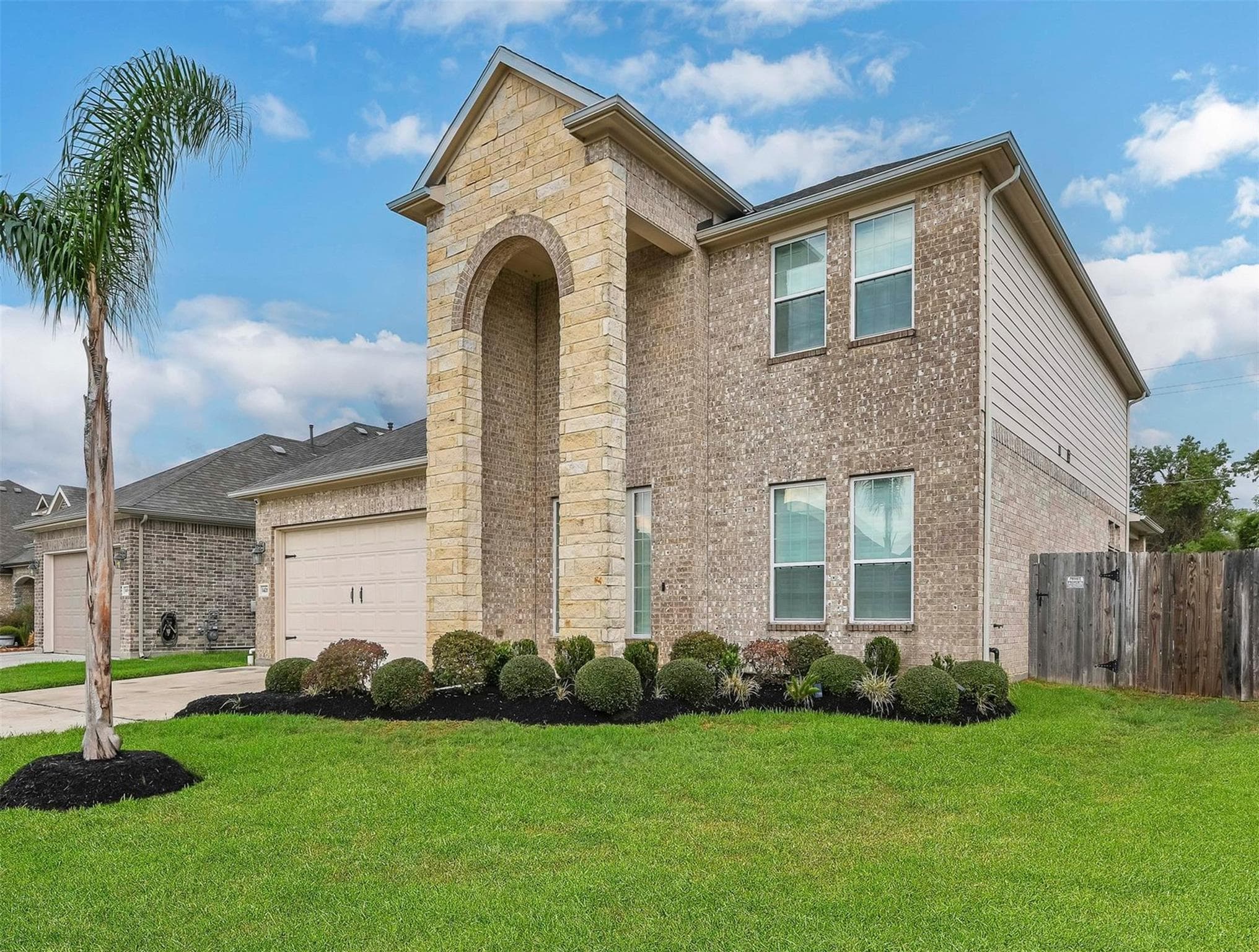 1426 Lake Mija Ct