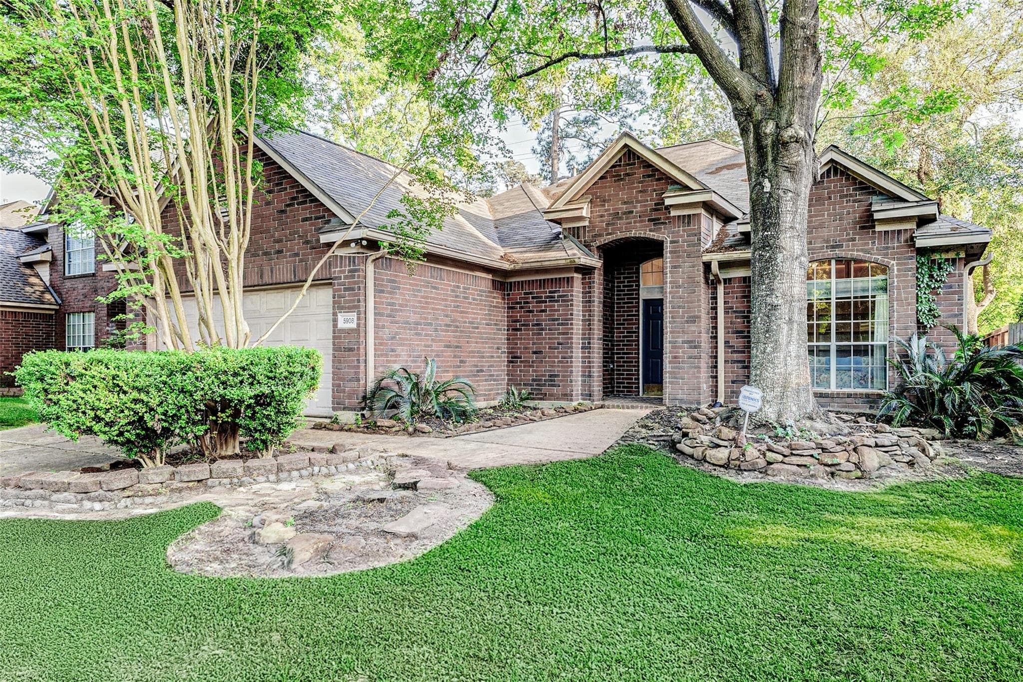 Main property image