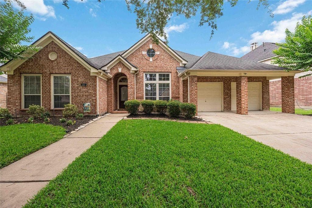 327 Silver Creek Cir