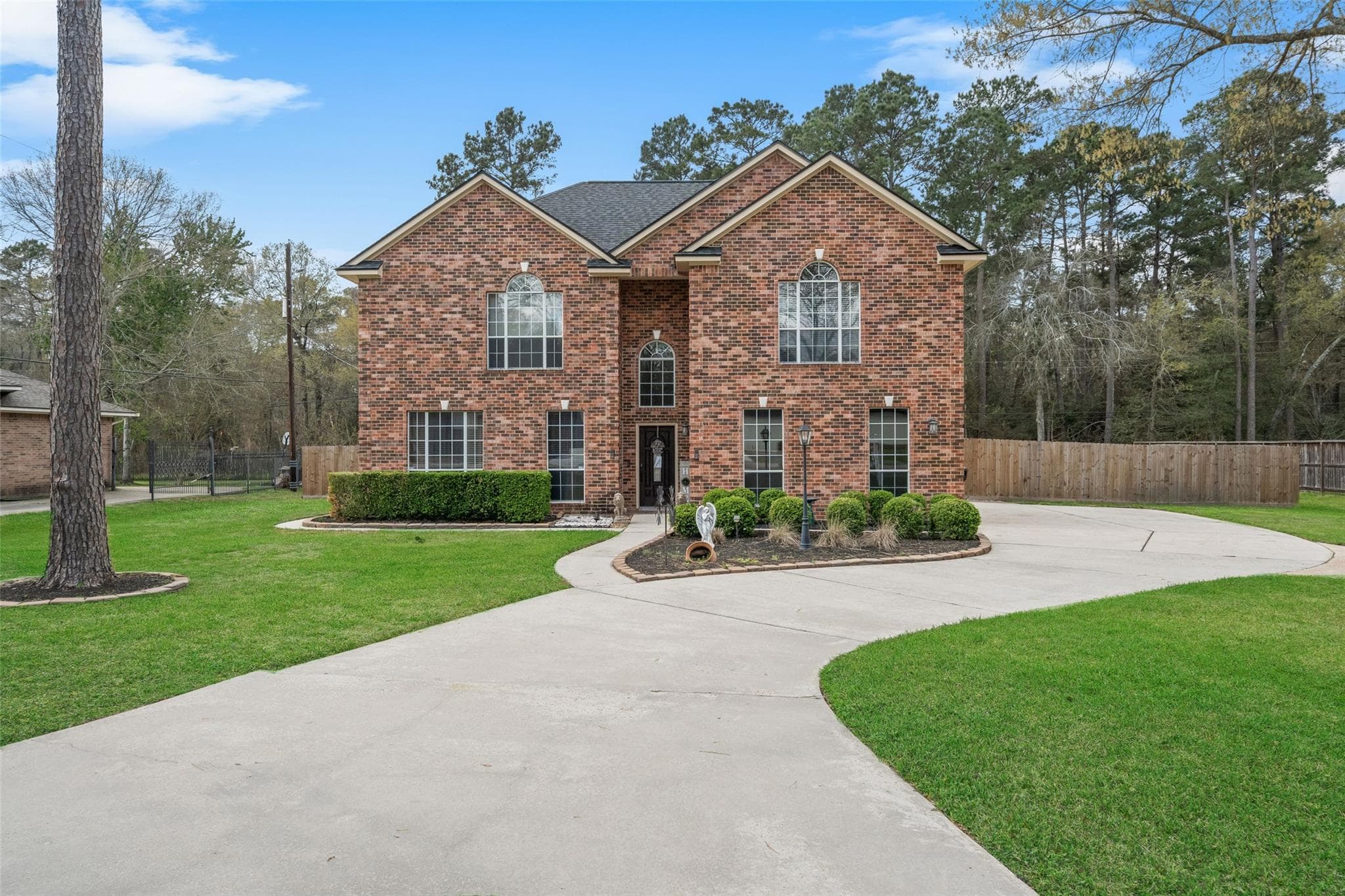 2438 Ripplewood Dr