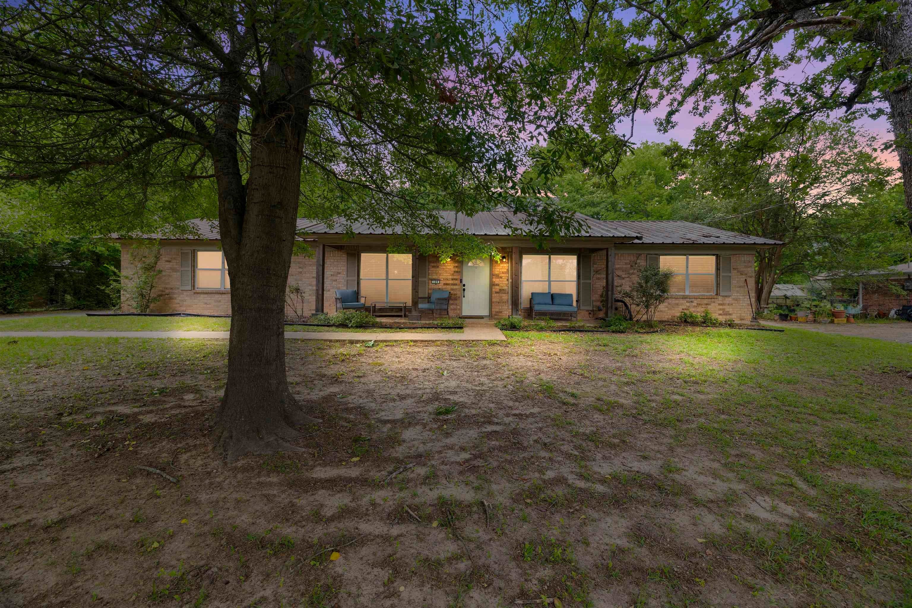 109 Heights Park Dr