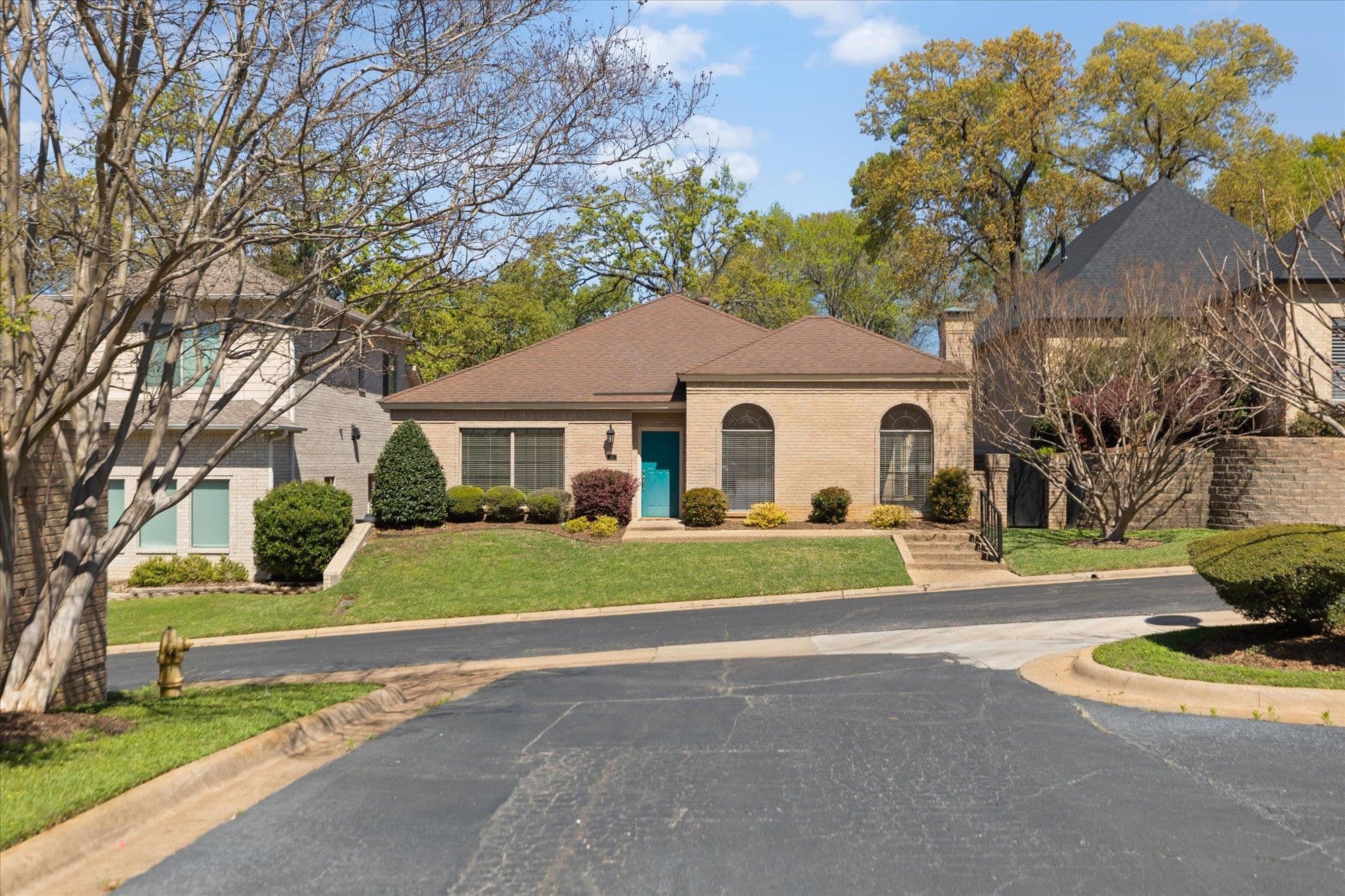 14 Palisades Blvd