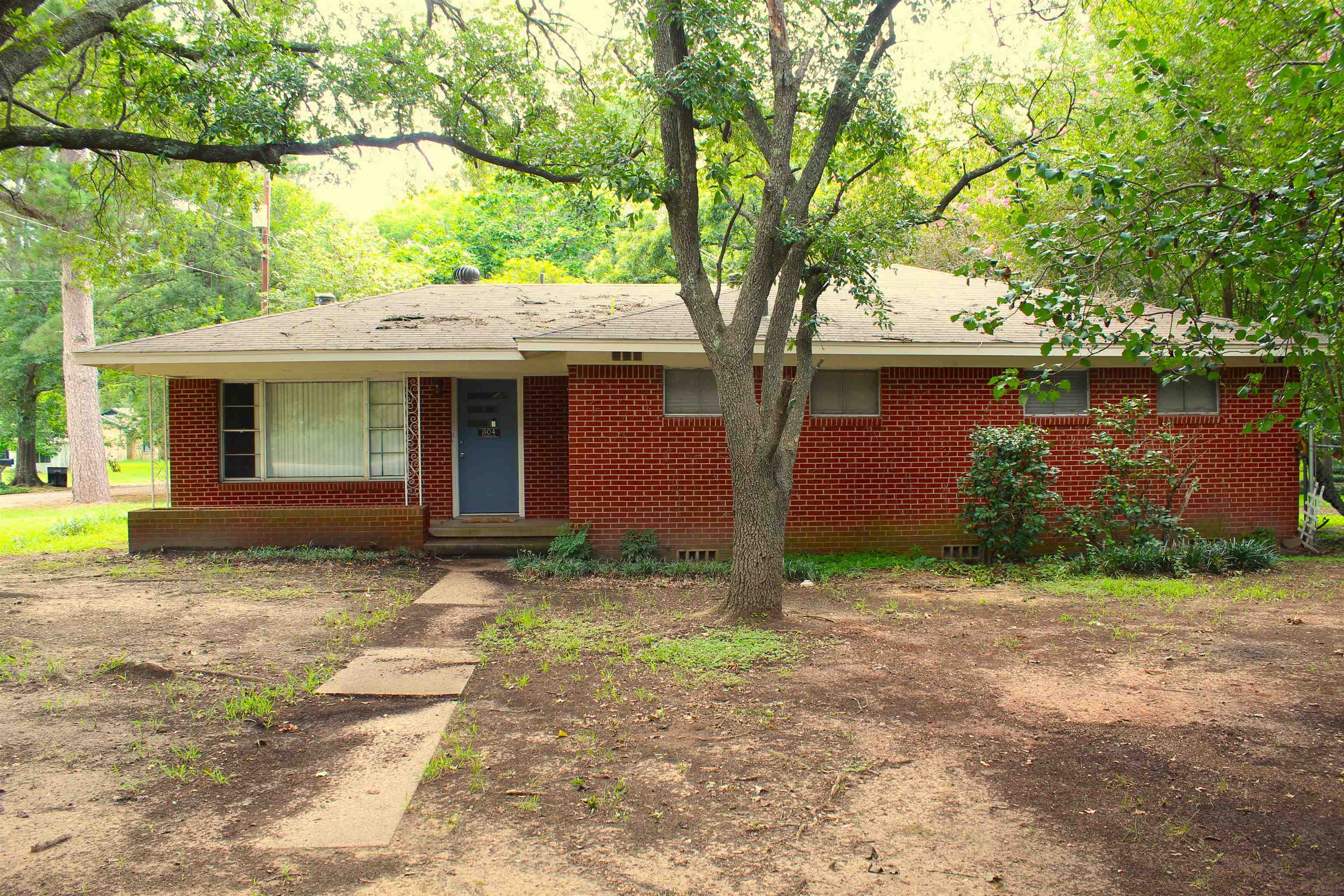 304 N Cypress St