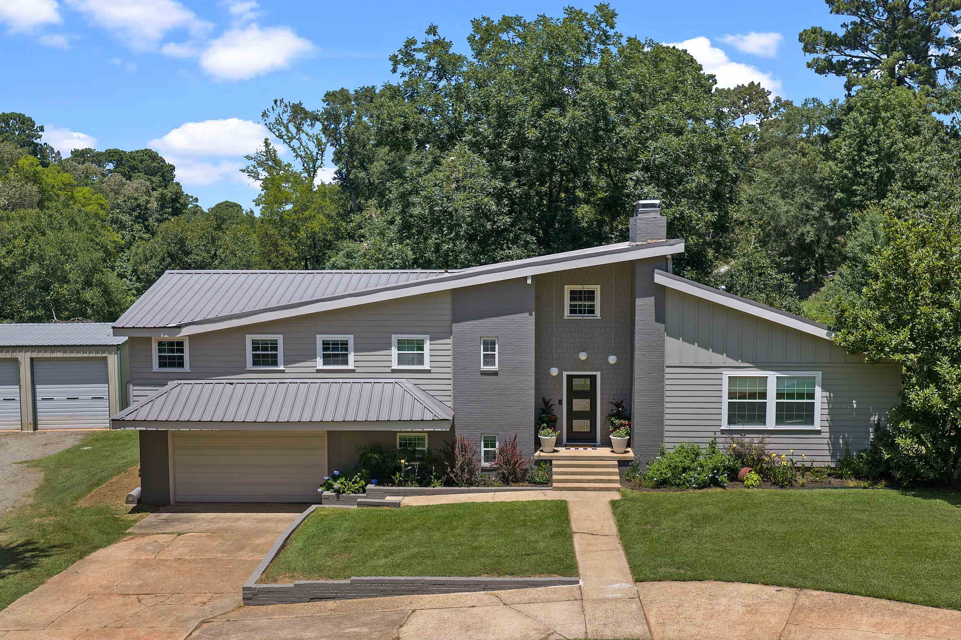 1066 Bob White Rd