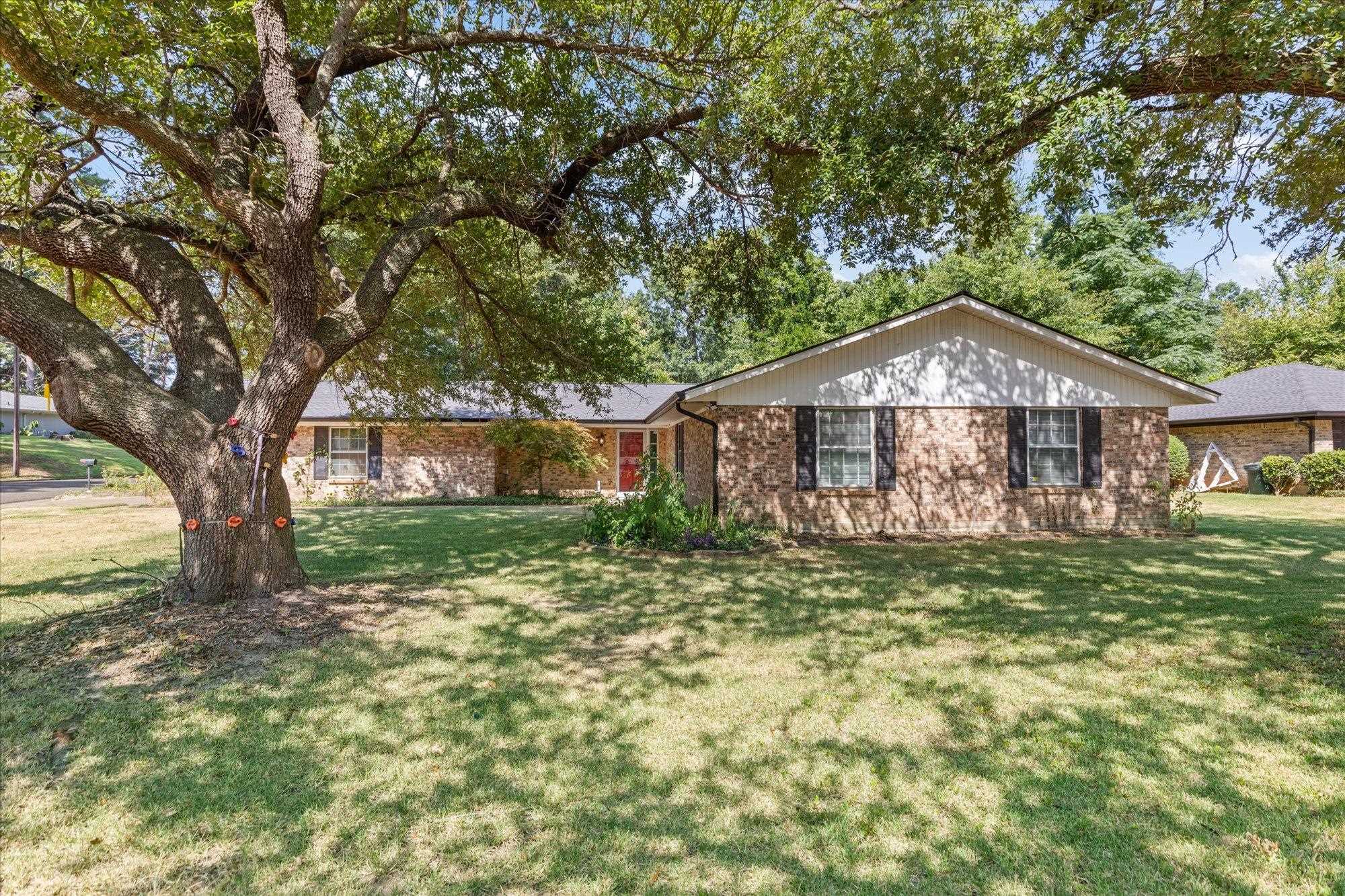 4 Amherst Cir