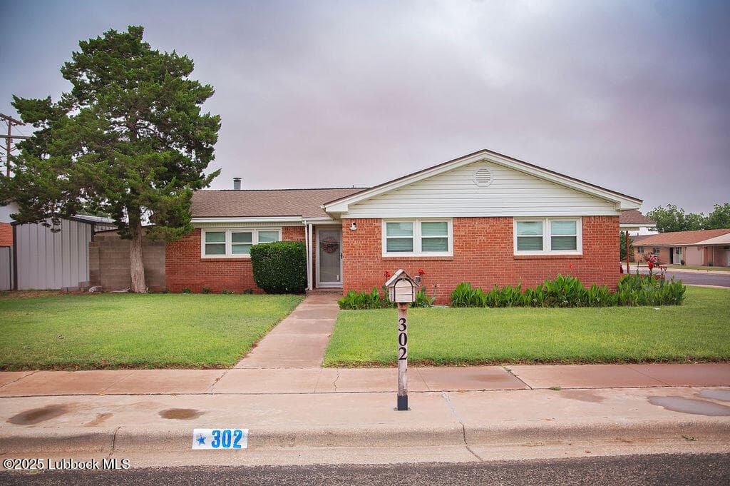 302 Hunt Dr