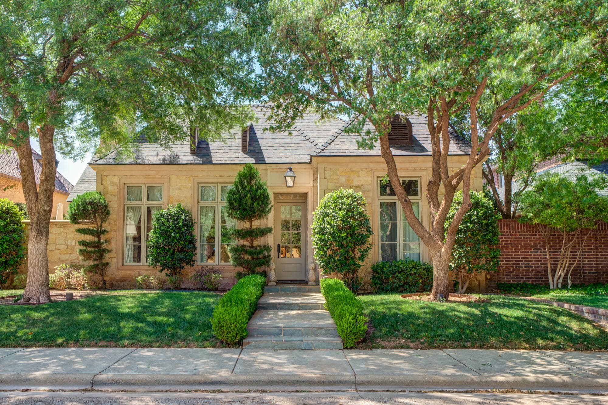 Main property image