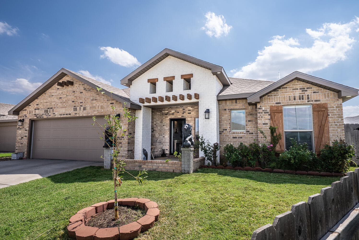 2704 Viola Ave