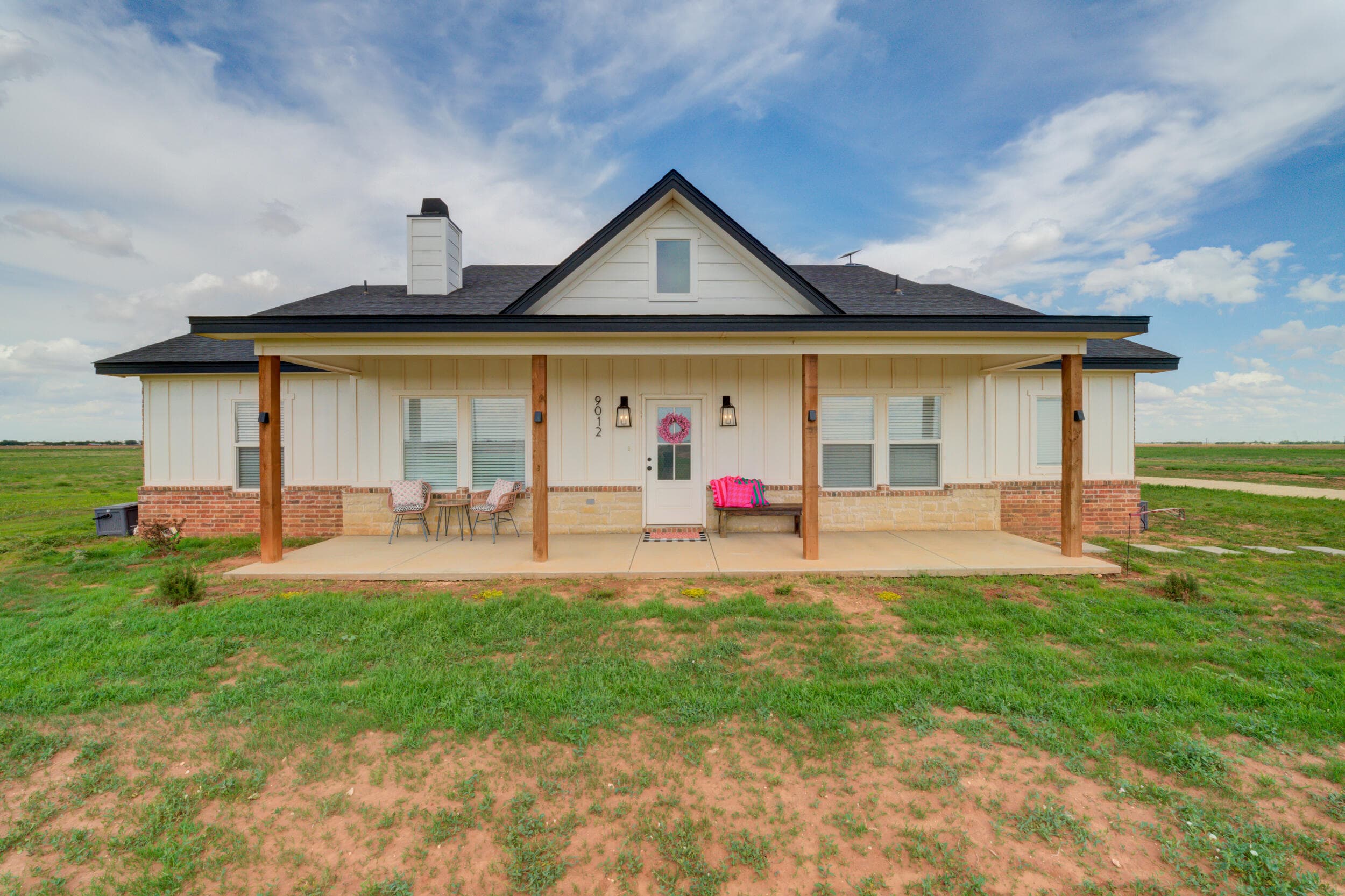 9012 N County Road 2700
