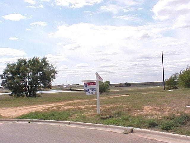 1003 Deer Ct