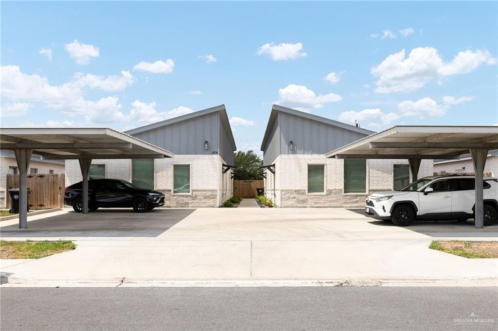 1506 Playa Dr