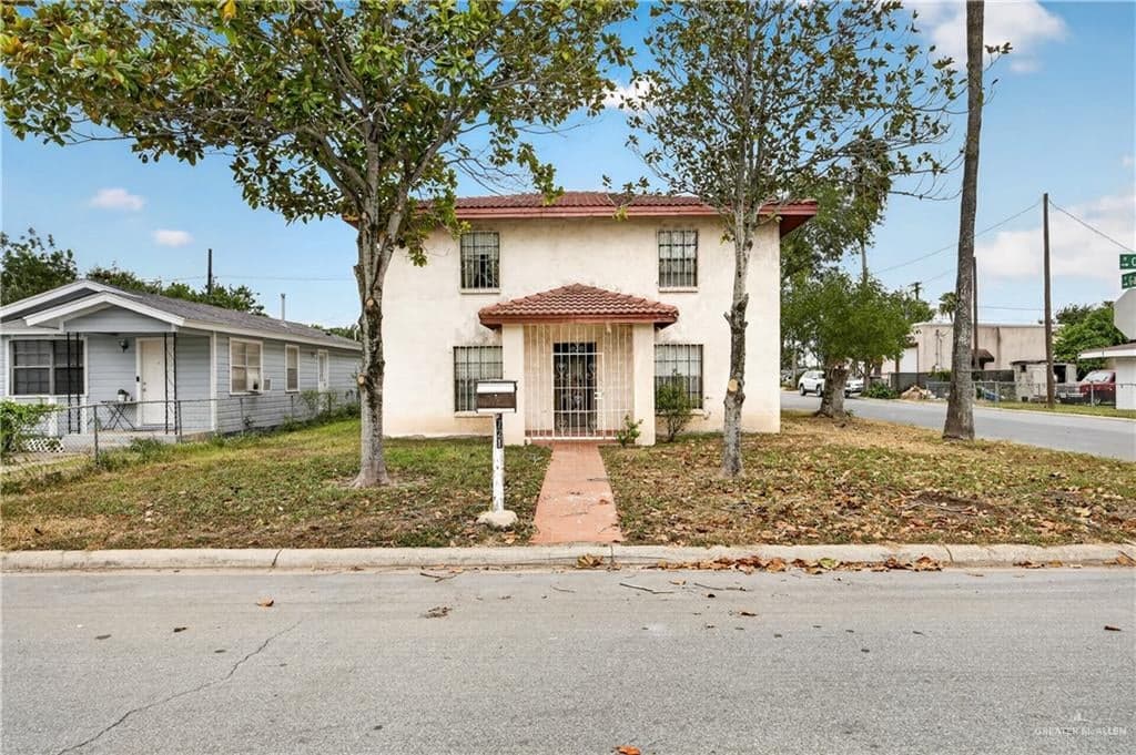 721 W Clark Ave