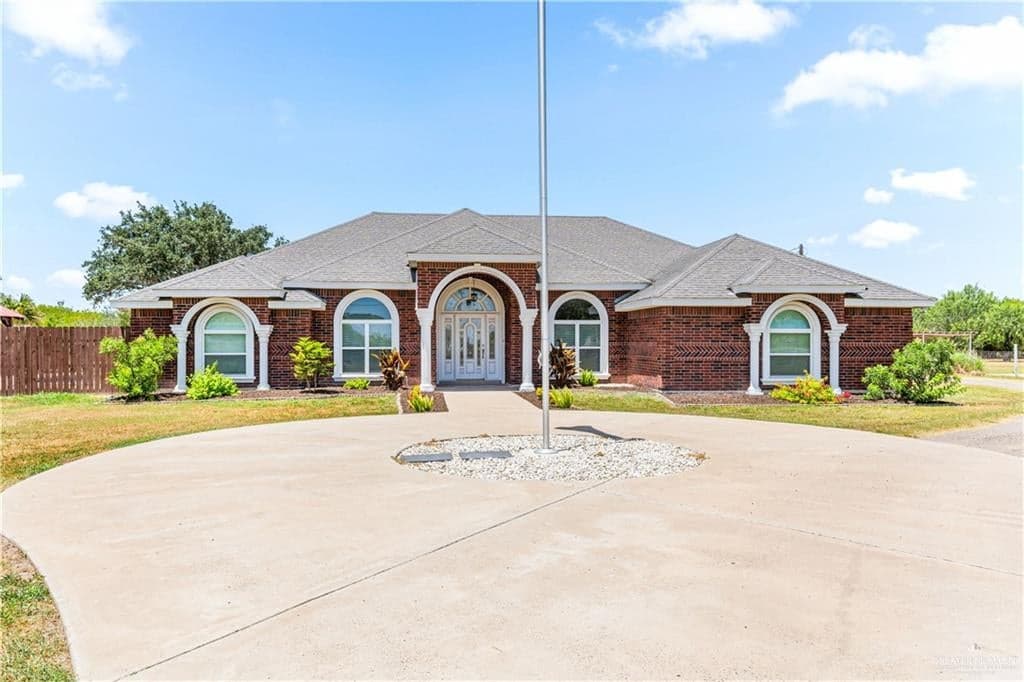 307 Cactus Ln