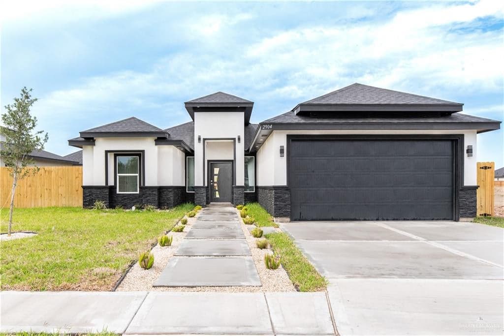 2904 Dhalia Dr