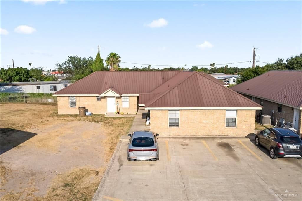 402 Date Palm St
