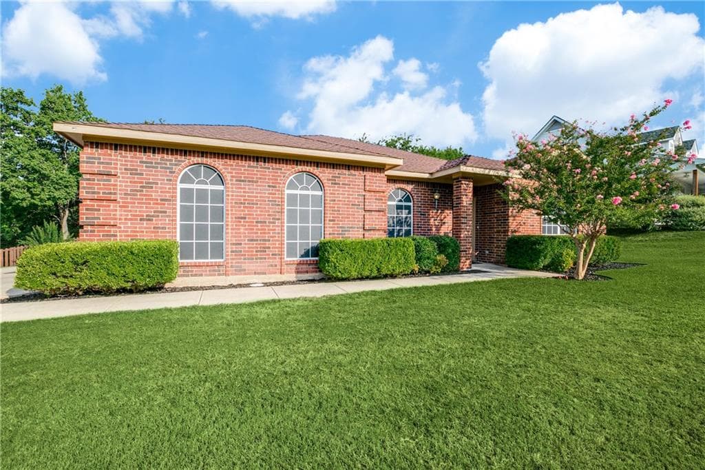 8671 Glen Hollow Dr