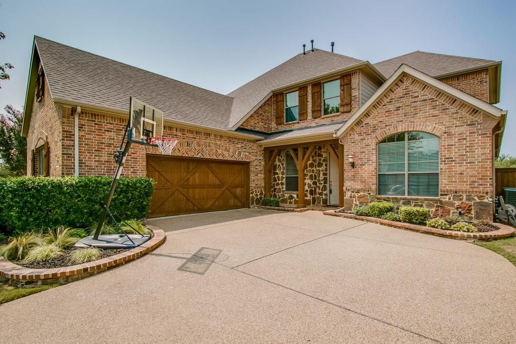 3136 N Camino Lagos