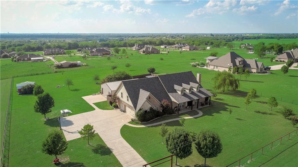 7946 County Road 2584
