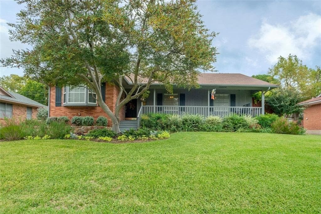 2037 Clarksdale Dr