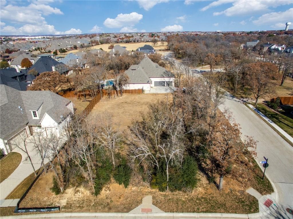 804 Lyndsey Way