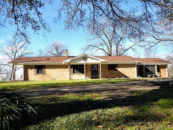 8381 Farm Road 2653 N