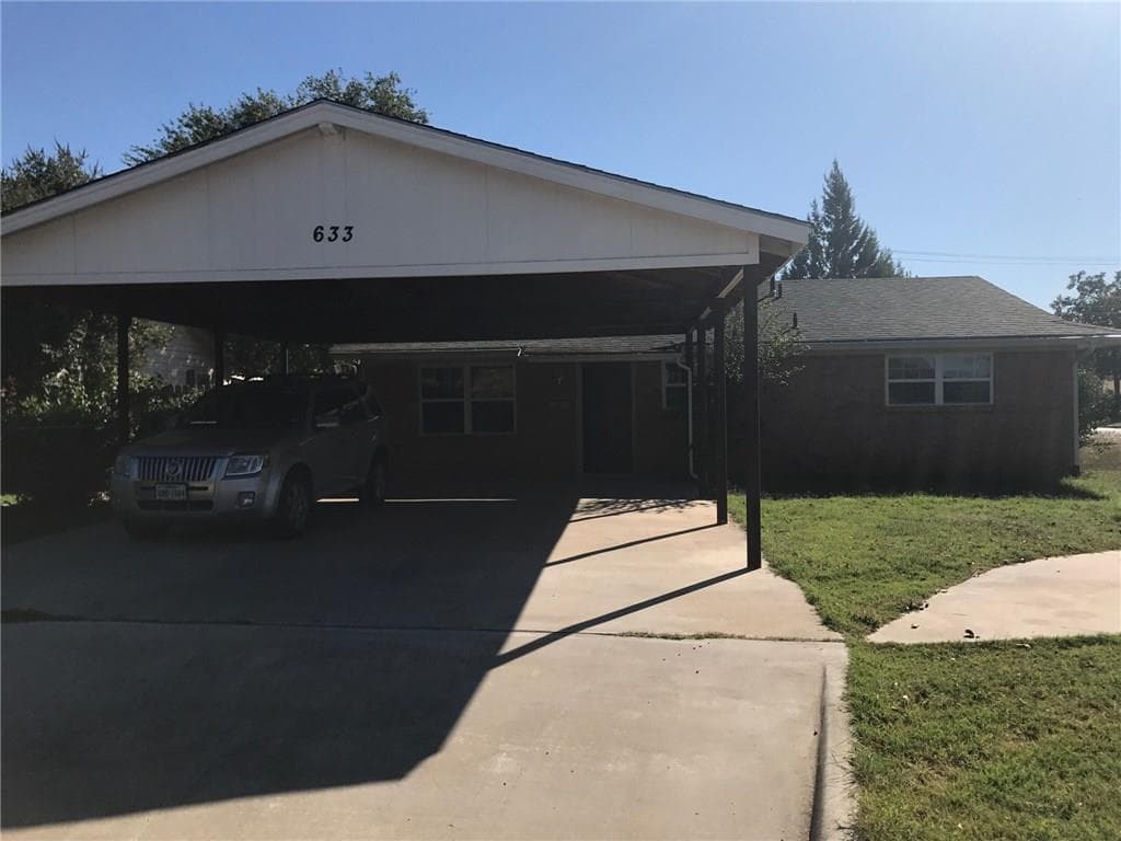 633 S Bowie Dr