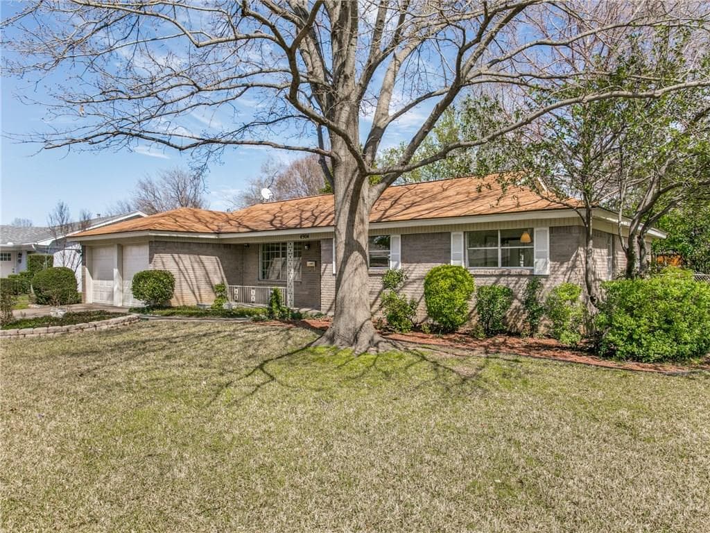 4904 Caton Dr