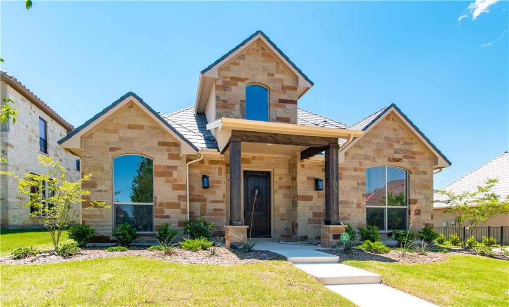 8105 Comanche Way