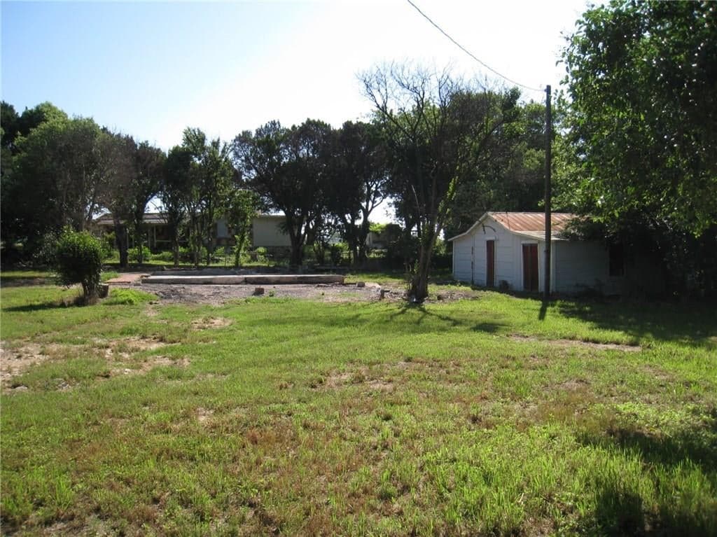 109 County Road 1816