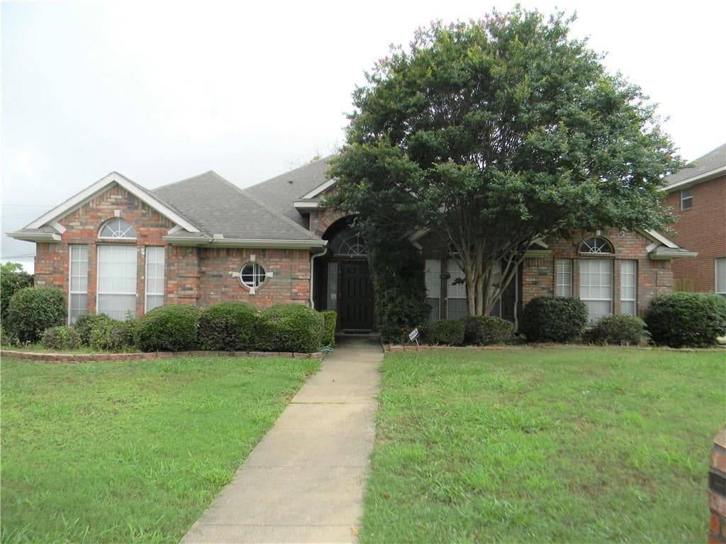 18 Enchanted Ct