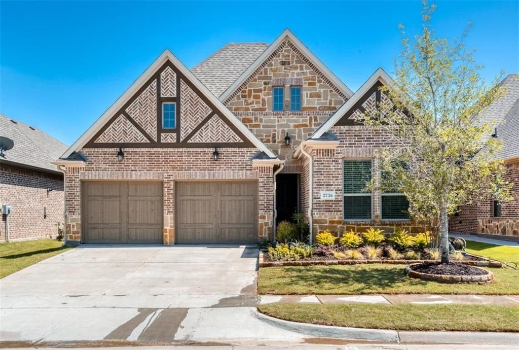 2736 Cromwell