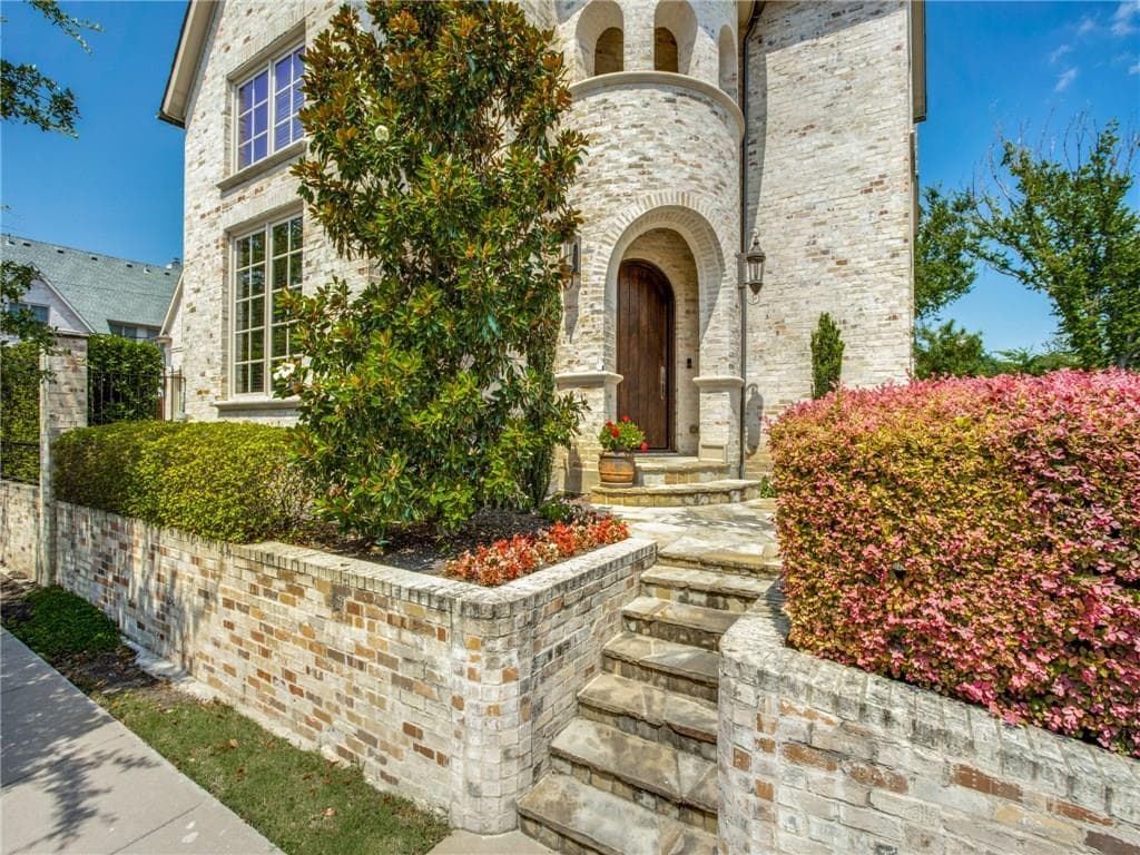 Gallery image 2