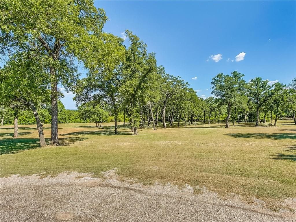 126 Maggie Lee Ct