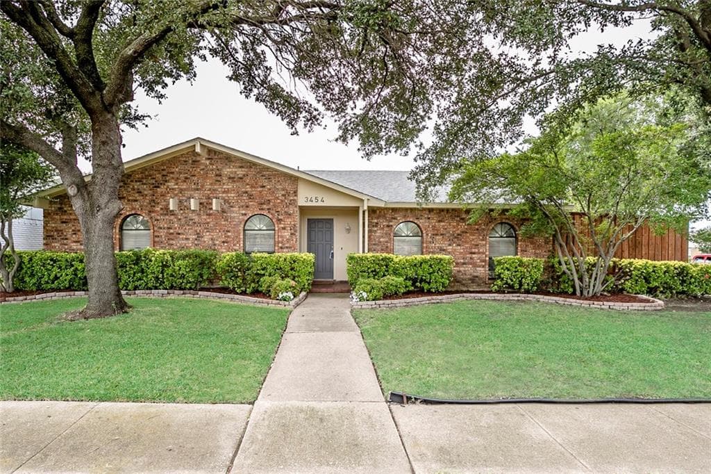 3454 Livingston Ln