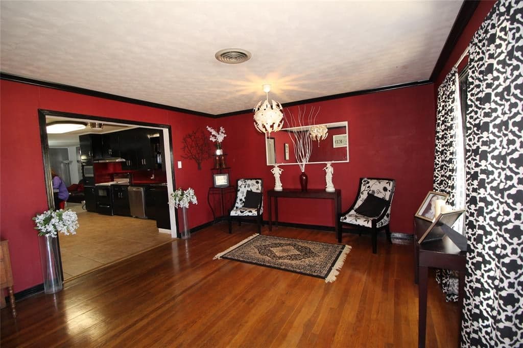 Gallery image 4