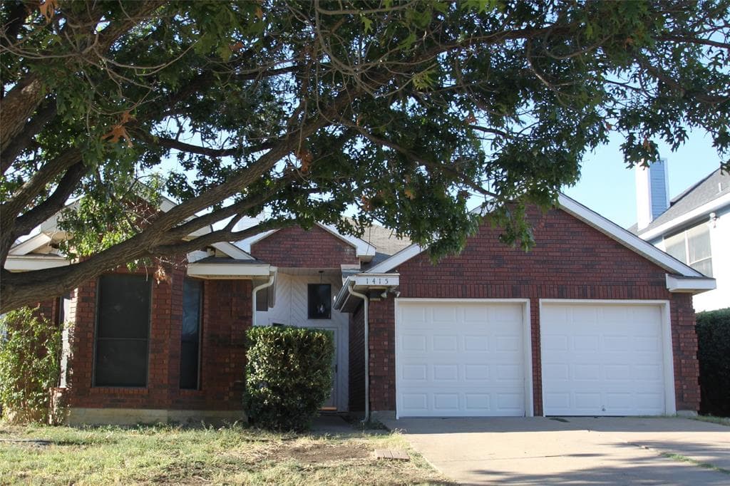 1415 Chaucer Dr