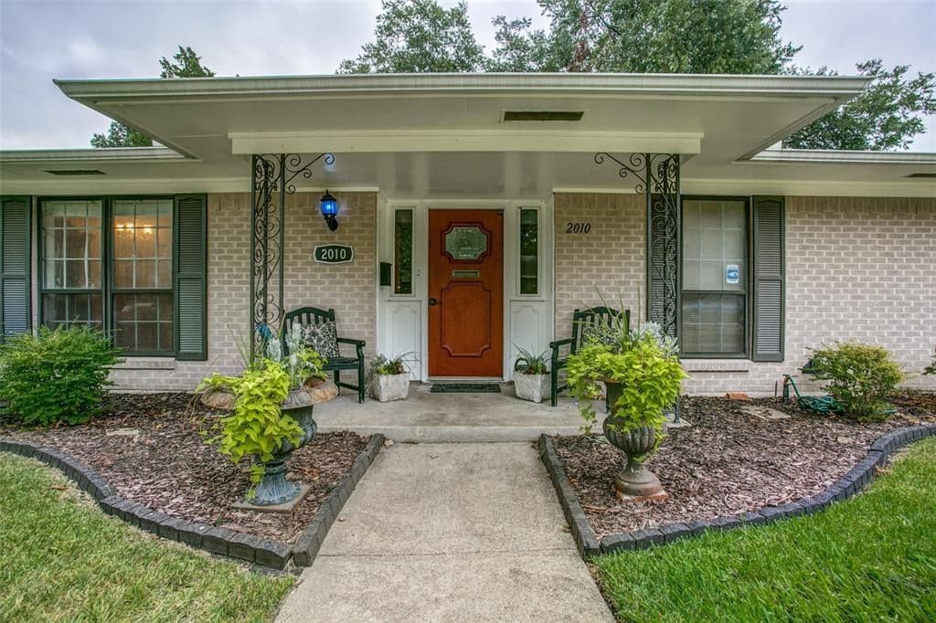 Main property image